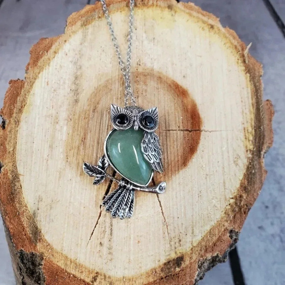 Green Aventurine Owl Pendant Necklace - Picture 6 of 10